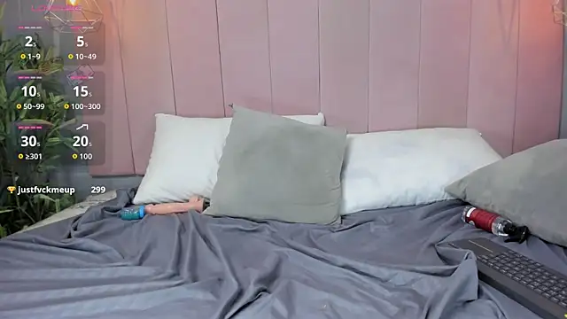 KleoLennox webcam