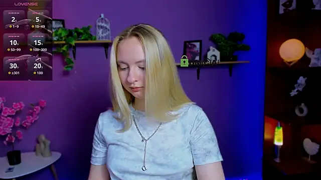 mila_glow1 webcam