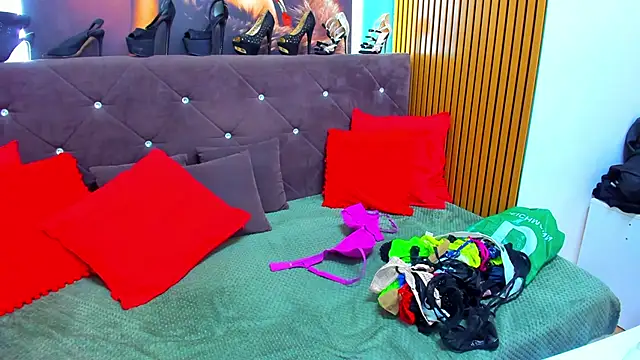 LauraSiin webcam