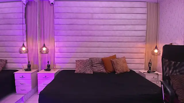VictoriaaBlair webcam
