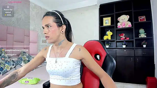 Mara_Summerr webcam