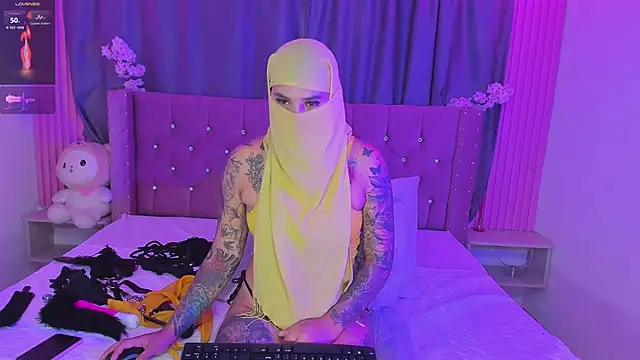 Nayla-Mouna webcam