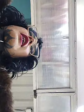 Webcam Model (taaylor33)  is live.Free join now!