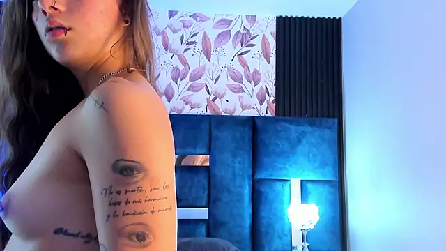 AmmyJones_ webcam