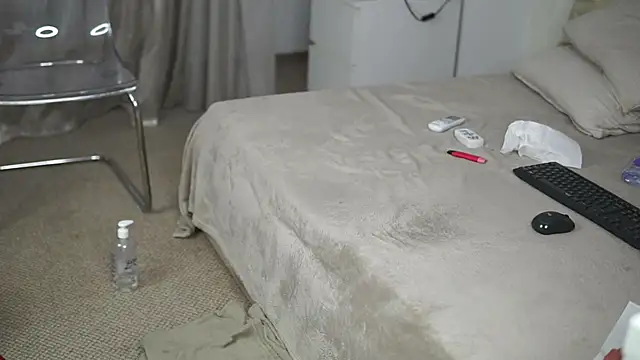 AprilHadid webcam