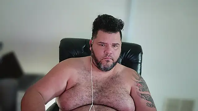 HotDominicanCum webcam