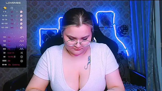 InLoveWithLife26 webcam