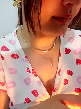 Webcam Model (im_here-)  is live.Free join now!