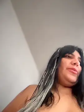 Webcam Model (Vicky_Sixx)  is live.Free join now!