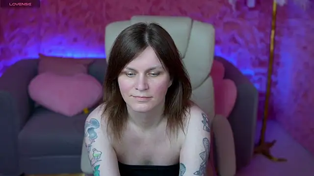 tinamelt - TinaMelt's free webcam - UK Sex Cams