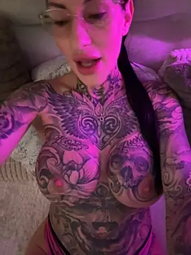 MeganWitch live sex cam