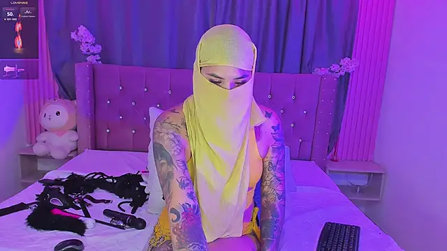 Nayla-Mouna webcam