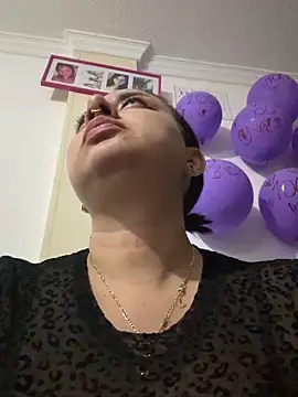 Abril_Luv webcam