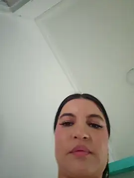 Pretty_Julieta webcam