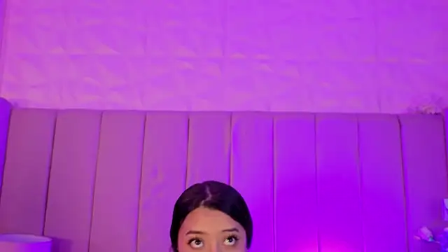 MollyBigBoobs12 webcam