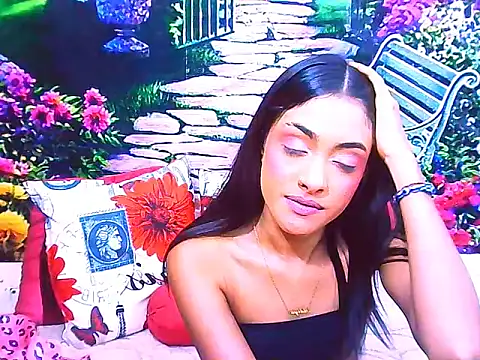 IndianPretty14u2Luv webcam