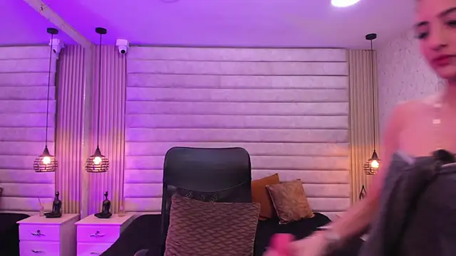 VictoriaaBlair webcam