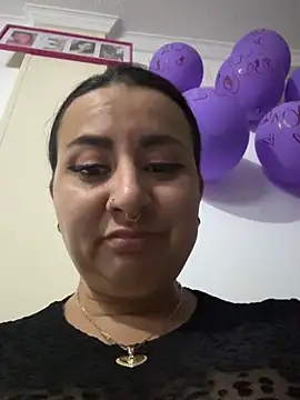 Abril_Luv webcam