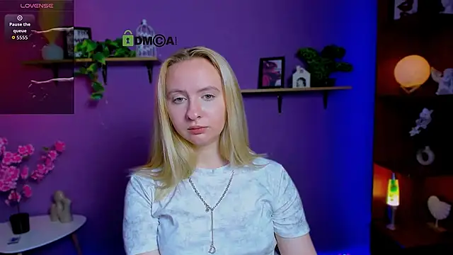 mila_glow1 webcam