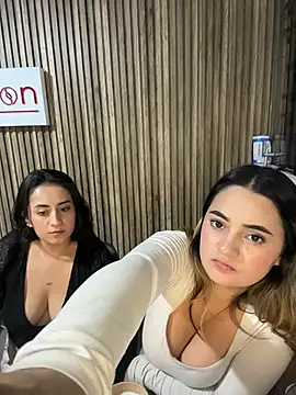 Antonella_Julieta webcam