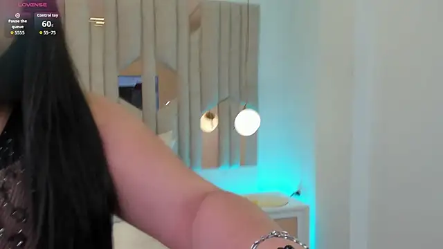 im_ariana_ webcam
