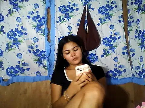 PinaySkinnyJust18 webcam