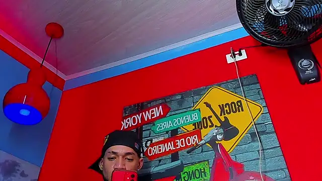Daniel_huge22 webcam