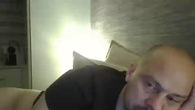 NakedAndrewHot webcam