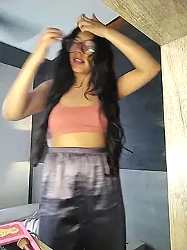 Webcam Model (imzoezzz) is live