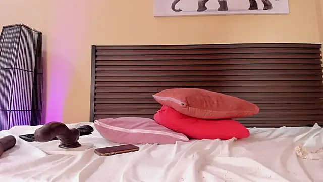 Kim_Baker1 webcam