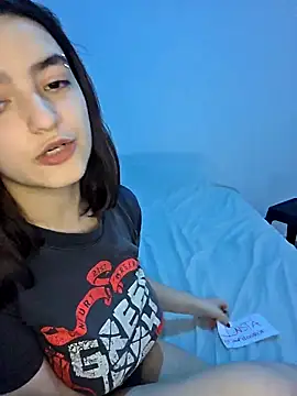 Webcam Model (abrilour)  is live.Free join now!