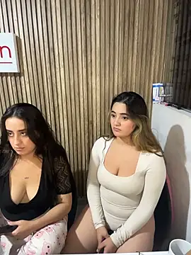 Antonella_Julieta webcam