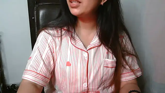 urvashihott webcam