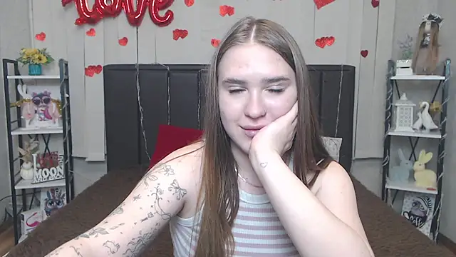 LauraHlot webcam