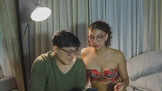 Mia_and_Belmonth webcam