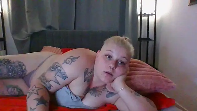Lady_Peggi webcam