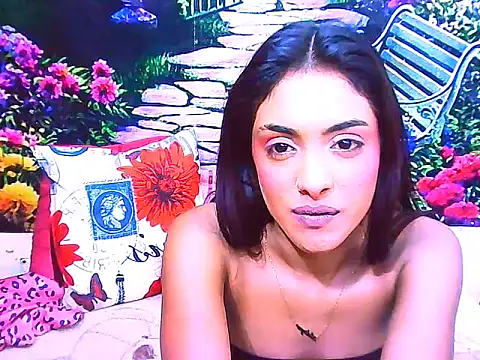 IndianPretty14u2Luv webcam