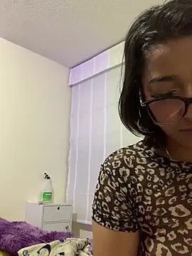 LilithMonette webcam
