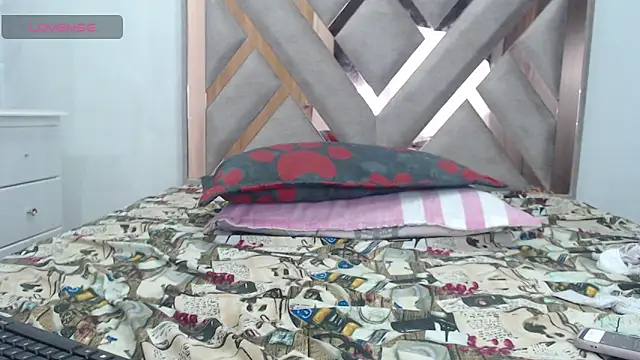 CorinaSmith28 webcam