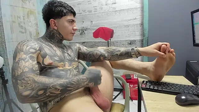 Gury_tattoo webcam