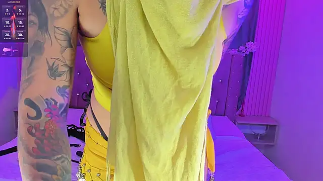 Nayla-Mouna webcam