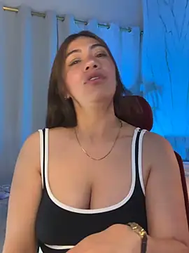 Webcam Model (emmily_d)  is live.Free join now!