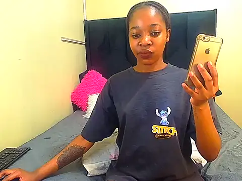 LisaBluexxx1 webcam
