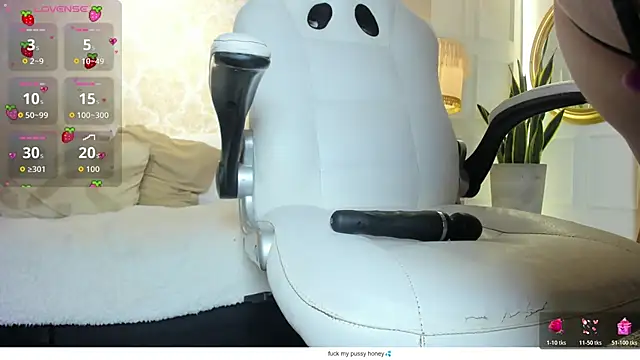 lilythea - LilyThea's free webcam - UK Sex Cams