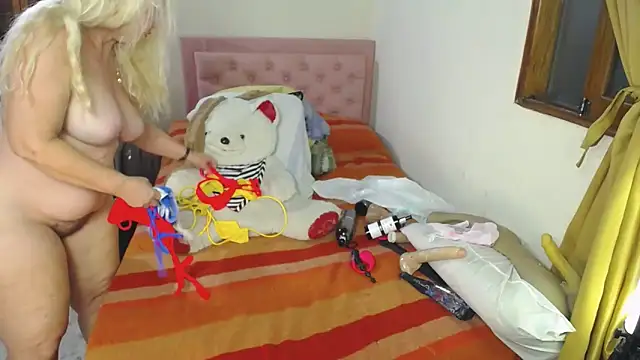 lucy_belle_bm webcam