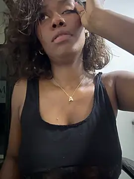 Webcam Model (EroticAlana1) is live