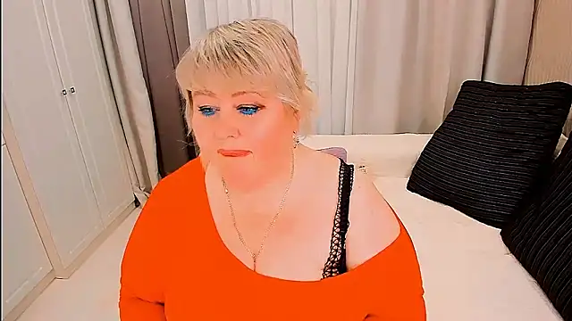 BIGTITSBBW webcam
