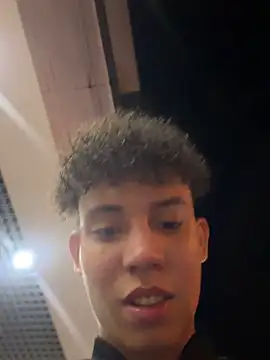 yoursexyjose live sex cam