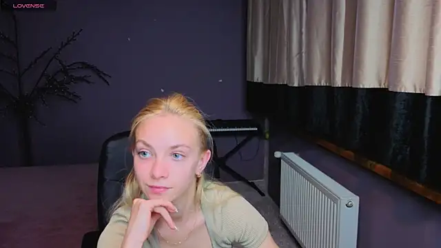 sonnysofia - SonnySofia's free webcam - UK Sex Cams