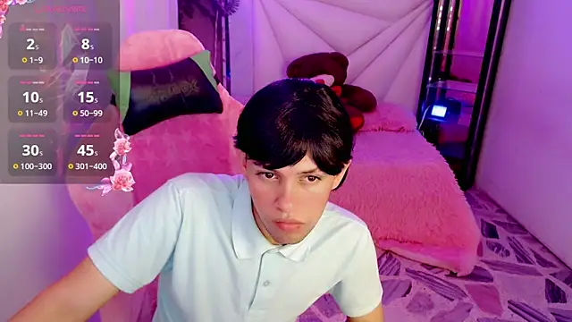 top_and_bottom (Ask my age) - take off my t-shirt